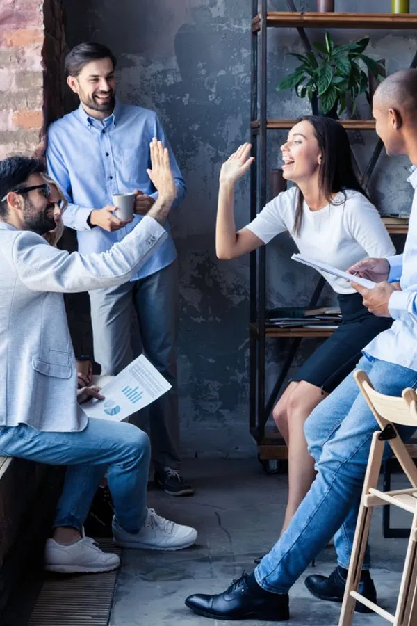 Collaborative workplace setting for team challenges
